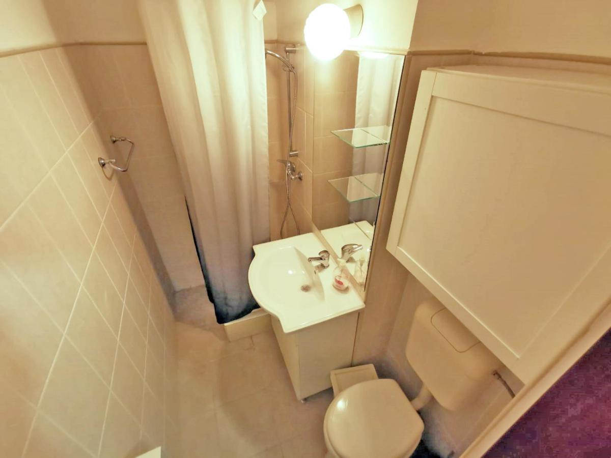 דירות בוקרשט Cozy Studio Athenee מראה חיצוני תמונה